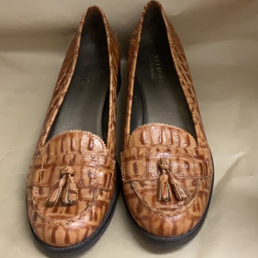 Talbots Laura Tassel Tan Crocodile Embossed Loafers
